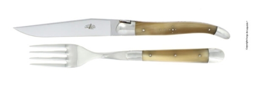 Mes en vork, handvat licht hoorn, gepolijst, Tradition - Forge de Laguiole