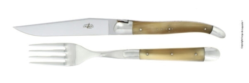 Mes en vork, handvat licht hoorn, gepolijst, Tradition - Forge de Laguiole
