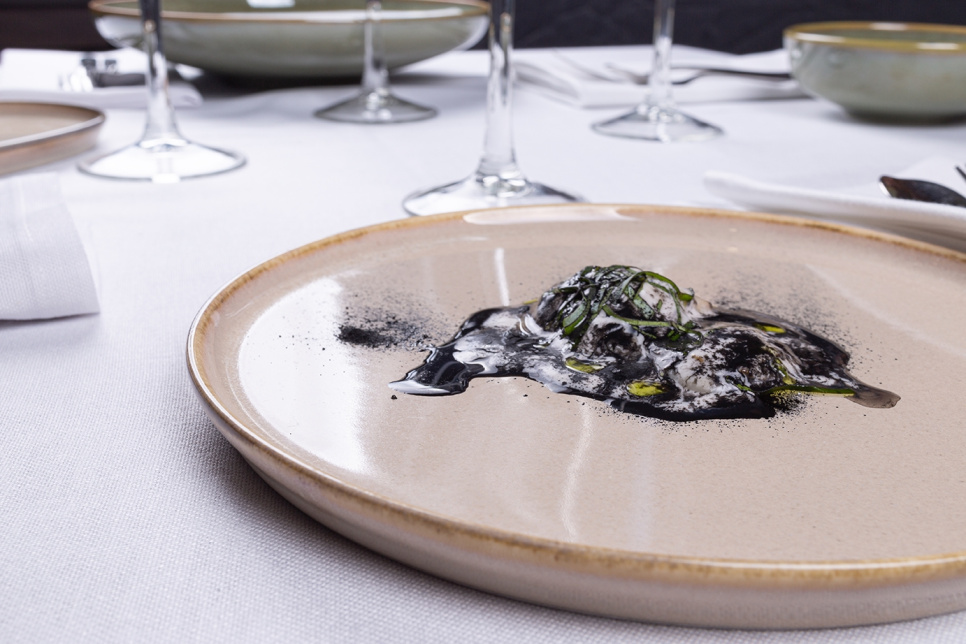 Hygge Bord, plat D28cm, Zand - Bonna