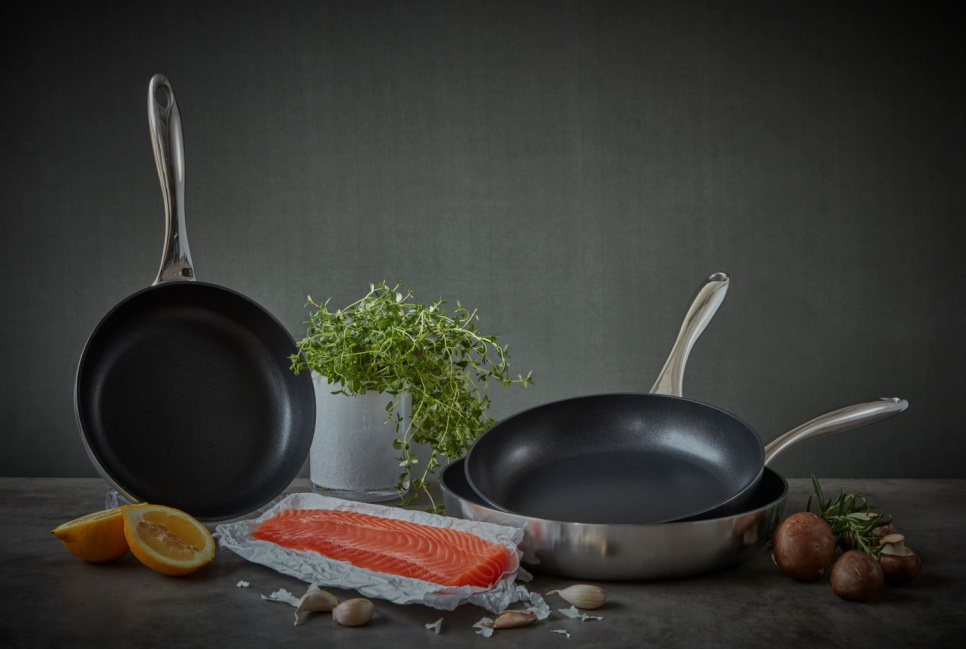 Gecoate koekenpan, Mathias Dahlgren - Culimat Gecoate koekenpan, Mathias Dahlgren - Culimat