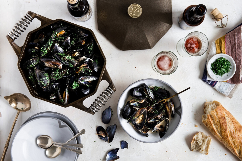 Gietijzeren stoofpot met deksel, Nederlands Oveen 5qt, 4.7l - Finex Gietijzeren stoofpot met deksel, Nederlands Oveen 5qt, 4.7l - Finex