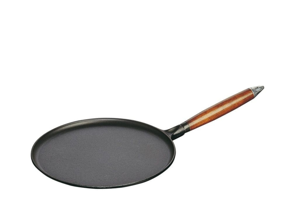 Pannenkoekenpan in gietijzer 28cm, houten handvat - Staub in de groep Koken / Koekenpan / Koekenpan bij The Kitchen Lab (1418-12971)