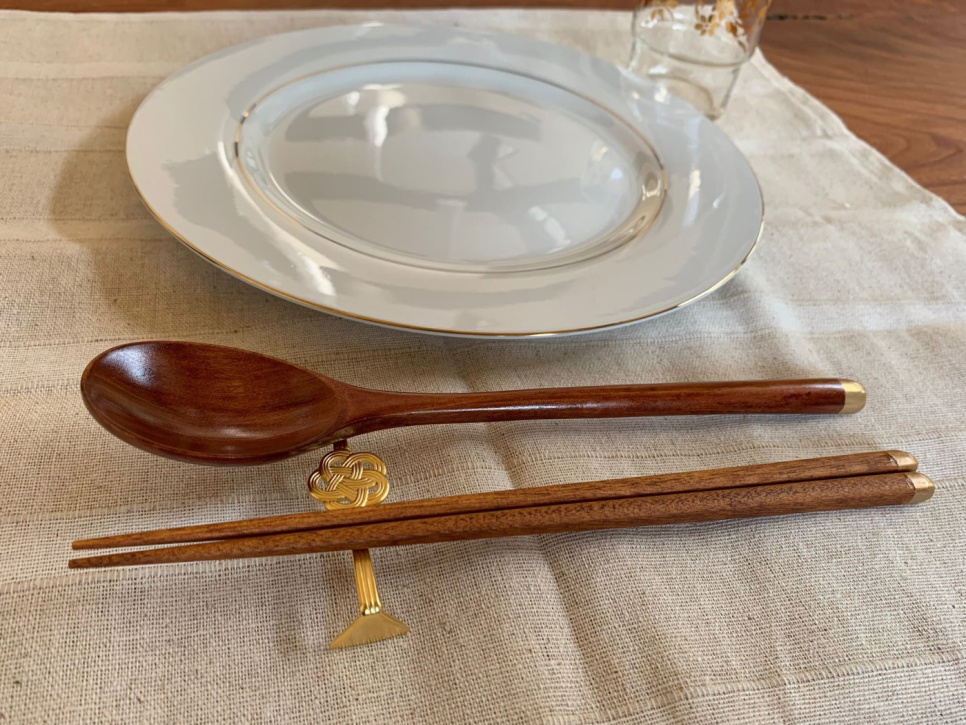 Mizuhiki geschenkset met eetstokjes, lepel en steun Goud - Kawai