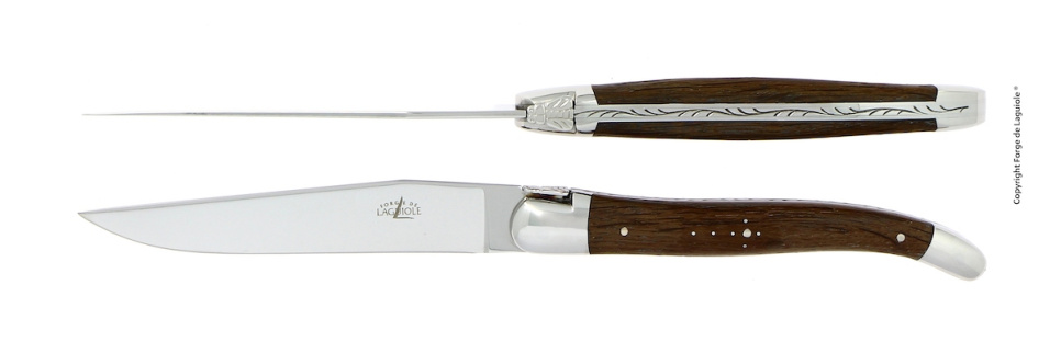 Twee messen, handvat van versteend eiken, gepolijst, Tradition - Forge de Laguiole in de groep Tafelschikking / Bestek / Messen bij The Kitchen Lab (1446-32892)