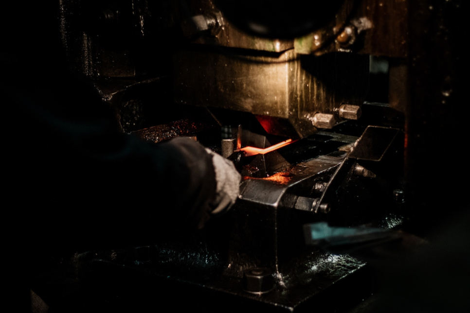 Houten Sommeliermes van Eikenhouten vaten, gedamasfalteerd met decoratie, Collectie - Forge de Laguiole