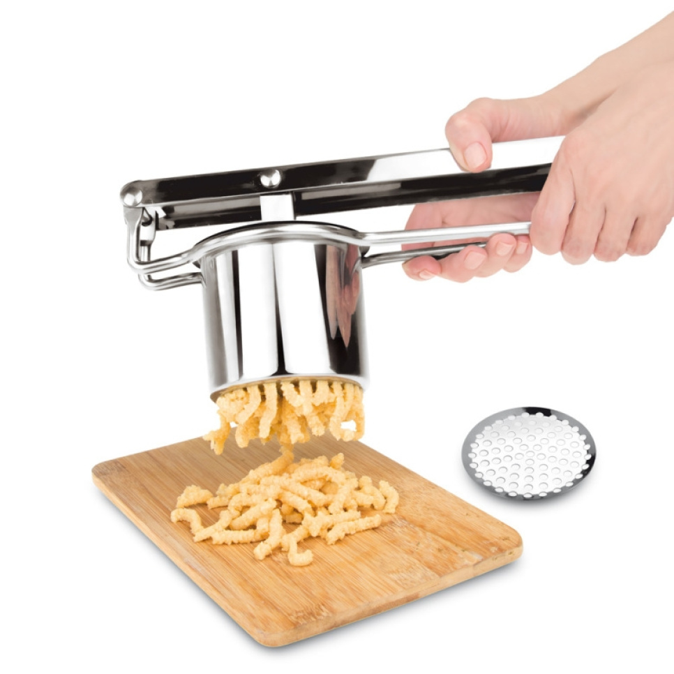 Aardappelpers met vier inzetstukken - iGenietti Aardappelpers met vier inzetstukken - iGenietti