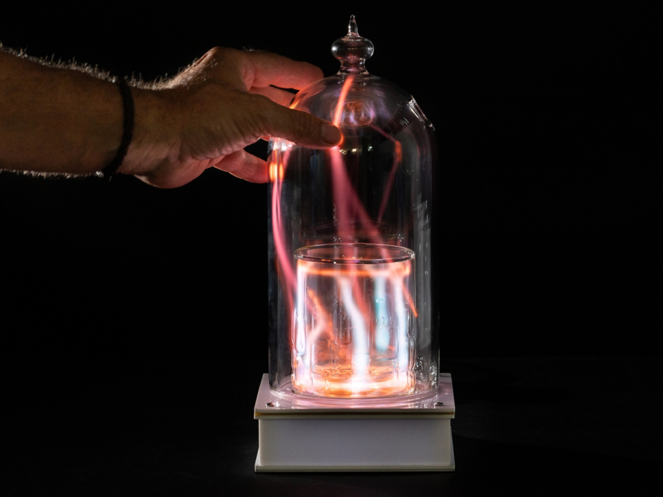 Glazen cloche met neonvulling voor Tesla - 100% Chef Glazen cloche met neonvulling voor Tesla - 100% Chef