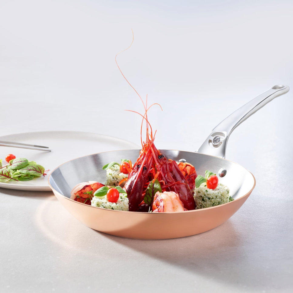 Koperen koekenpan met inductiebodem en RVS handgreep, Prima Matera - de Buyer Koperen koekenpan met inductiebodem en RVS handgreep, Prima Matera - de Buyer