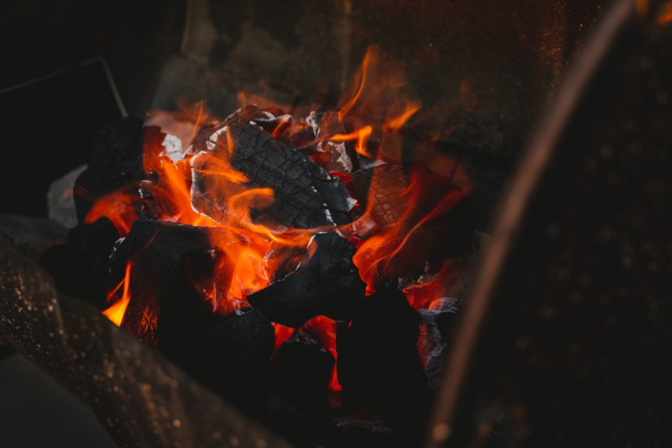 Barbecue houtskool, Chunx XL - Houtskool van hardhout, 15,88 kg - Jealous Devil Barbecue houtskool, Chunx XL - Houtskool van hardhout, 15,88 kg - Jealous Devil