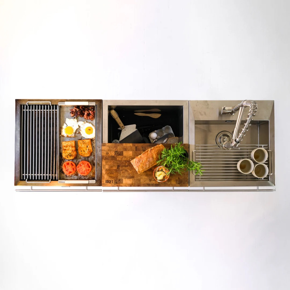 Buitenkeuken, compleet met houtskoolgrill, werkbank en spoelbak – Looft