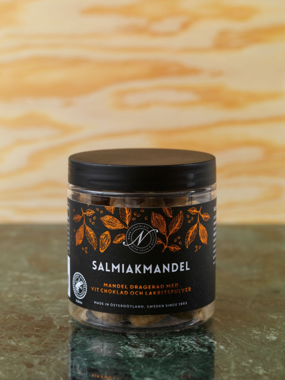Salmia amandelen, 150g - Narr Chocolate in de groep Koken / Koloniaal bij The Kitchen Lab (2070-26802)
