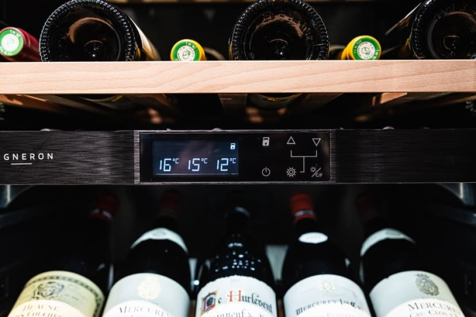 Wijnkoelkast Kitchen Integrated 180, Drie zones - Vigneron