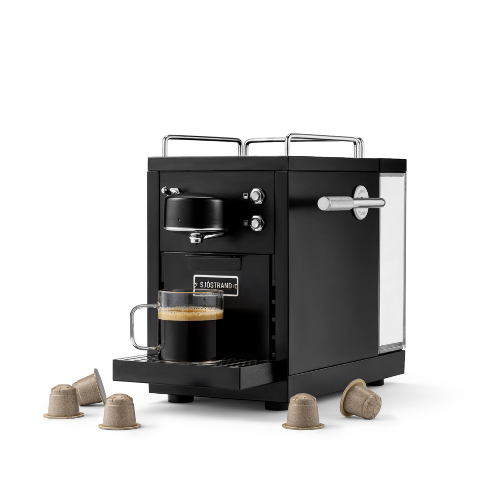 Capsulemachine, De originele espresso-capsulemachine, zwart - Sjöstrand in de groep Thee & Koffie / Koffie zetten / Koffiezetapparaat bij The Kitchen Lab (2237-31693)