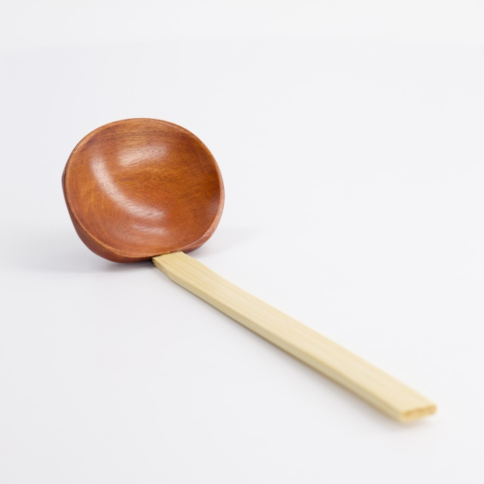 Lepel met bamboeframe