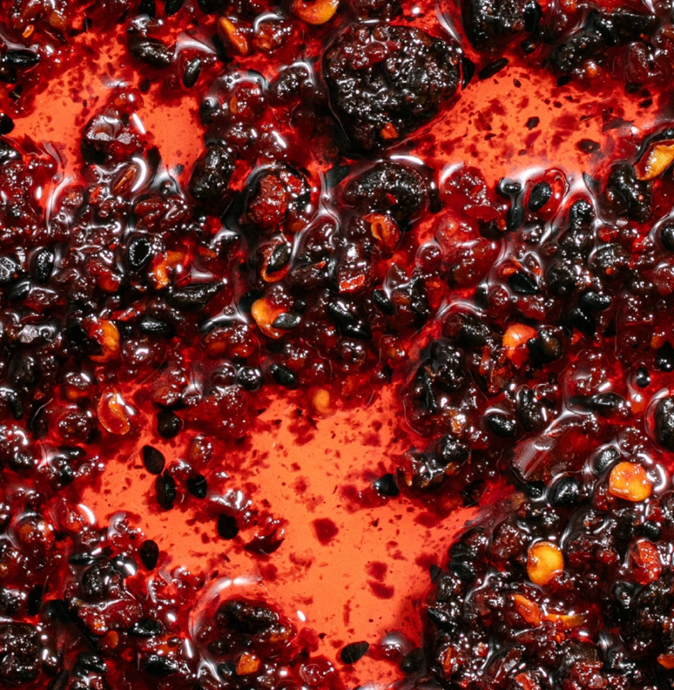 Zwarte bonen Rãyu, knapperige chili-olie met zwarte bonen & miso, 240 g - White Mausu