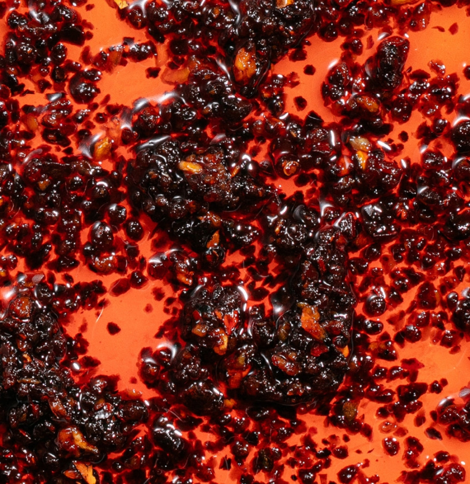 Smoky Chili Olie, gerookte chili olie, 240 g - White Mausu